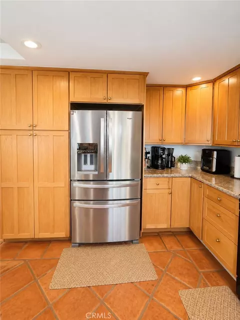 Kitchen - 376 E 12th, Beaumont, CA 92223 photo 4 of 4
