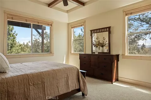 Bedroom - 27920 Matterhorn, Lake Arrowhead, CA 92352 photo 4 of 12