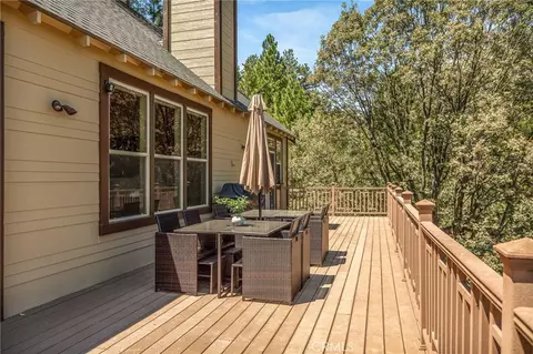 Exterior - 27920 Matterhorn, Lake Arrowhead, CA 92352 photo 6 of 9