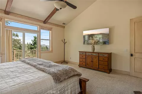 Bedroom - 27920 Matterhorn, Lake Arrowhead, CA 92352 photo 3 of 12