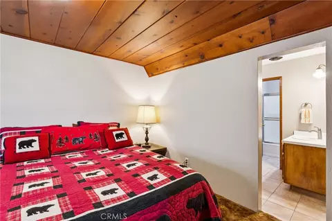 Bedroom - 28815 Cedar, Lake Arrowhead, CA 92352 photo 1 of 4