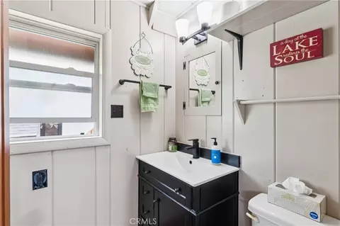 Bath - 28815 Cedar, Lake Arrowhead, CA 92352 photo 3 of 3