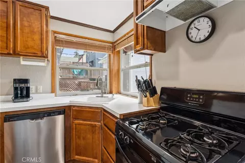Kitchen - 28815 Cedar, Lake Arrowhead, CA 92352 photo 1 of 1