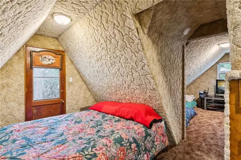 Bedroom - 28815 Cedar, Lake Arrowhead, CA 92352 photo 4 of 4
