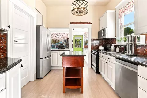 Kitchen - 541 S 4th, Redlands, CA 92373 photo 2 of 5