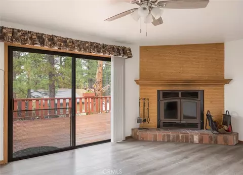 Living - 925 E Ln, Big Bear City, CA 92314 photo 7 of 12