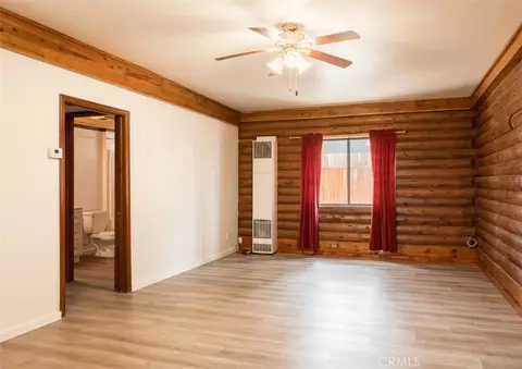 Living - 925 E Ln, Big Bear City, CA 92314 photo 10 of 12