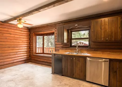 Kitchen - 925 E Ln, Big Bear City, CA 92314 photo 5 of 5