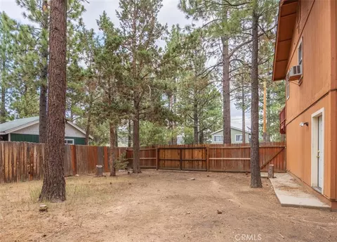 Exterior - 925 E Ln, Big Bear City, CA 92314 photo 8 of 8