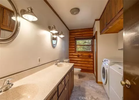 Bath - 925 E Ln, Big Bear City, CA 92314 photo 1 of 3