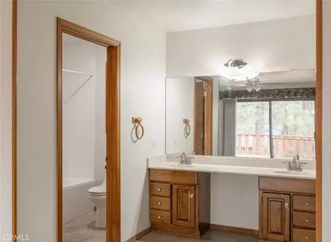 Entry Way - 925 E Ln, Big Bear City, CA 92314 photo 4 of 5