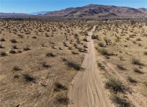 1 Fairview Vly, Apple Valley, CA 92307 photo 8