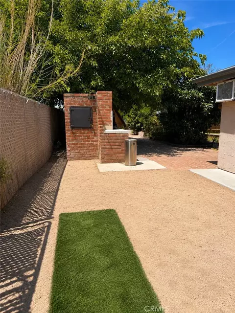 Exterior - 17391 Sequoia, Hesperia, CA 92345 photo 3 of 3