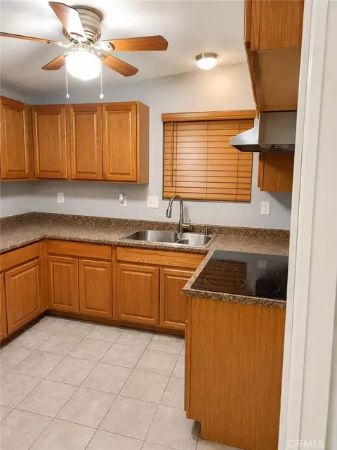 Kitchen - 17391 Sequoia, Hesperia, CA 92345 photo 3 of 4