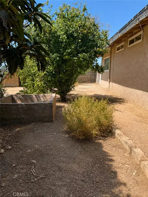 Exterior - 17391 Sequoia, Hesperia, CA 92345 photo 2 of 3