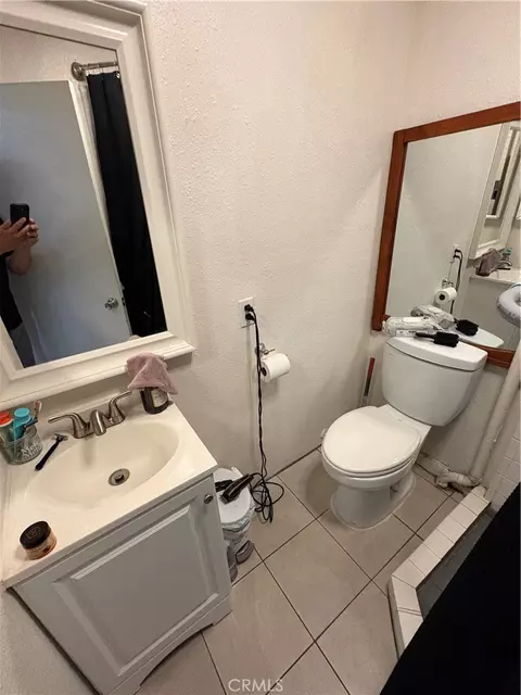 Bath - 5580 Noble St, Riverside, CA 92503 photo 2 of 2