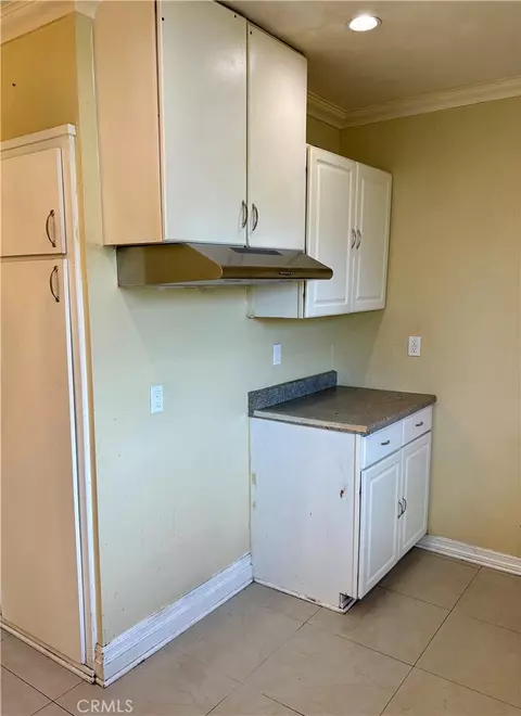Kitchen - 5580 Noble St, Riverside, CA 92503 photo 2 of 2