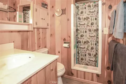 Bath - 630 Pine, Sugarloaf, CA 92386 photo 1 of 4