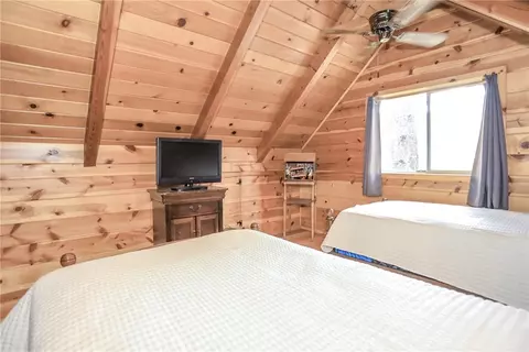 Bedroom - 630 Pine, Sugarloaf, CA 92386 photo 4 of 5