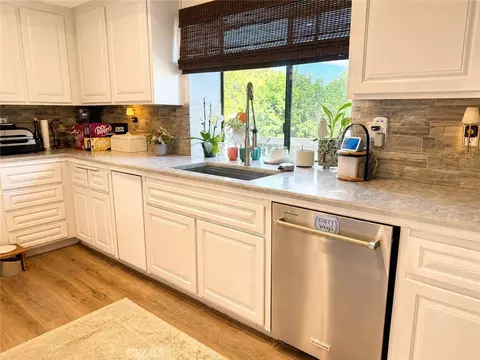 Kitchen - 32180 Wesley, Wildomar, CA 92595 photo 4 of 5
