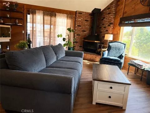 Living - 32180 Wesley, Wildomar, CA 92595 photo 2 of 5