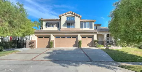 Exterior - 13385 Canyon Hts, Yucaipa, CA 92399 photo 2 of 14