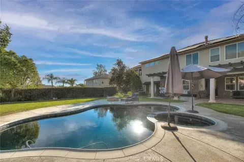 Exterior - 13385 Canyon Hts, Yucaipa, CA 92399 photo 13 of 14