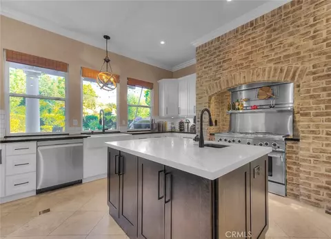 Kitchen - 13385 Canyon Hts, Yucaipa, CA 92399 photo 4 of 11