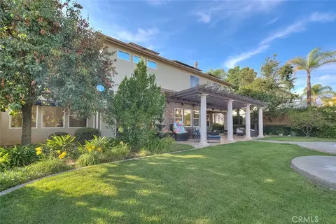 Exterior - 13385 Canyon Hts, Yucaipa, CA 92399 photo 8 of 14