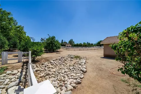 Exterior - 17945 Copper Queen, Perris, CA 92570 photo 16 of 17