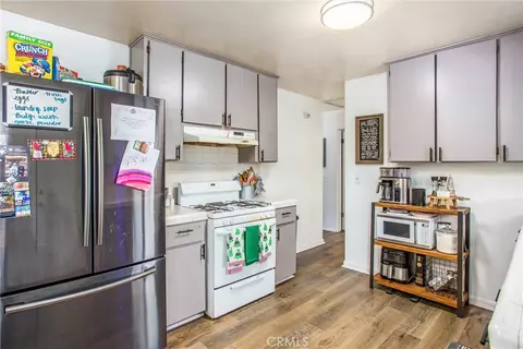 Kitchen - 32390 Avenue D, Yucaipa, CA 92399 photo 2 of 3