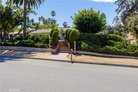 Exterior - 1151 W W Cres, Redlands, CA 92373 photo 3 of 17