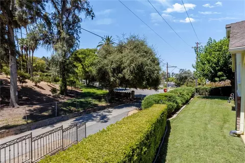 Exterior - 1151 W W Cres, Redlands, CA 92373 photo 16 of 17