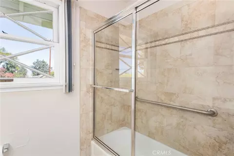 Bath - 1151 W W Cres, Redlands, CA 92373 photo 2 of 3