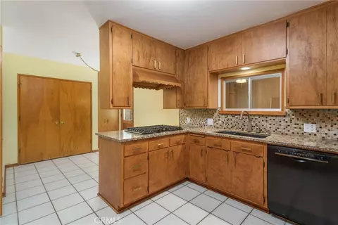 Kitchen - 1151 W W Cres, Redlands, CA 92373 photo 1 of 4