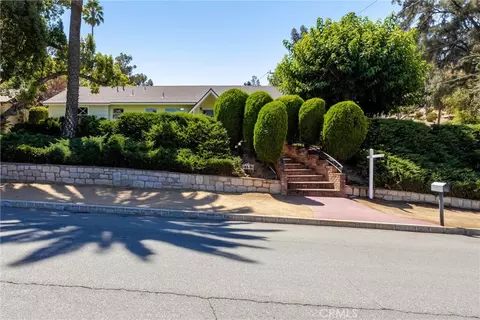 Exterior - 1151 W W Cres, Redlands, CA 92373 photo 2 of 17