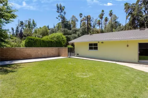 Exterior - 1151 W W Cres, Redlands, CA 92373 photo 9 of 17