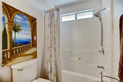 Bath - 14035 Moonridge, Riverside, CA 92503 photo 5 of 5