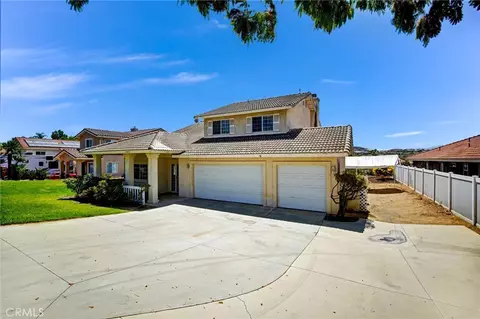 Exterior - 14035 Moonridge, Riverside, CA 92503 photo 3 of 8