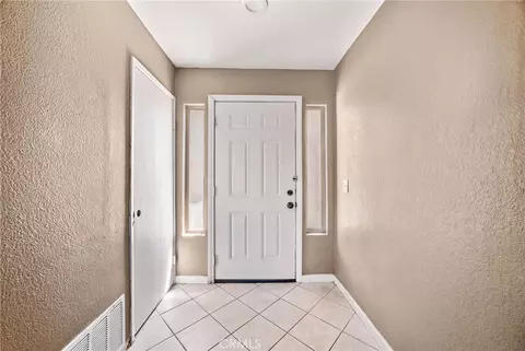 Entry Way - 254 Hawthorne St, Rialto, CA 92376 photo 1 of 1