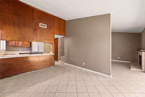 Living - 254 Hawthorne St, Rialto, CA 92376 photo 2 of 2