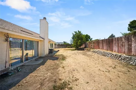 Exterior - 254 Hawthorne St, Rialto, CA 92376 photo 3 of 6