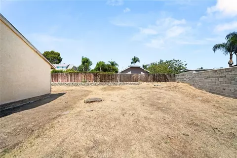Exterior - 254 Hawthorne St, Rialto, CA 92376 photo 2 of 6