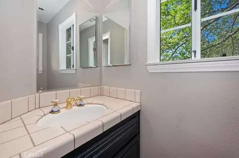 Bath - 26620 Modoc, Lake Arrowhead, CA 92352 photo 1 of 3