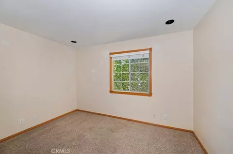 Bedroom - 26620 Modoc, Lake Arrowhead, CA 92352 photo 5 of 7
