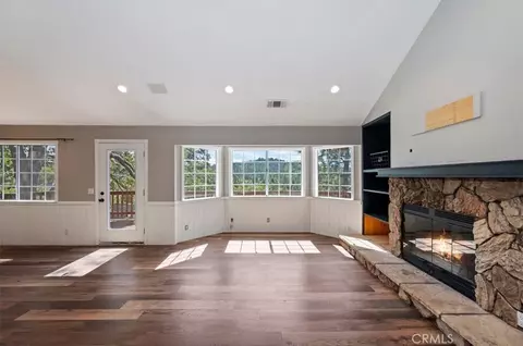 Living - 26620 Modoc, Lake Arrowhead, CA 92352 photo 1 of 5