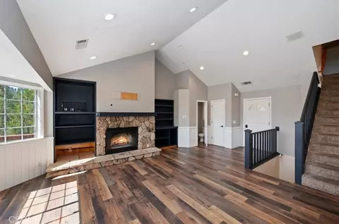 Living - 26620 Modoc, Lake Arrowhead, CA 92352 photo 3 of 5