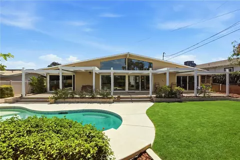 Exterior - 625 Lancer, Corona, CA 92879 photo 4 of 14