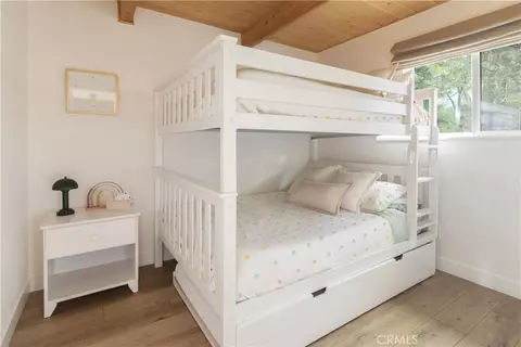 Bedroom - 1340 Yosemite, Lake Arrowhead, CA 92352 photo 2 of 4