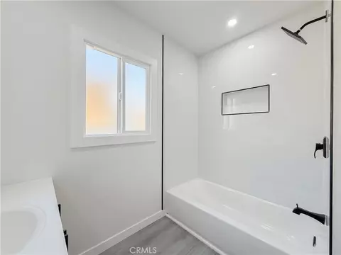 Bath - 336 W Caldwell St, Compton, CA 90220 photo 2 of 3